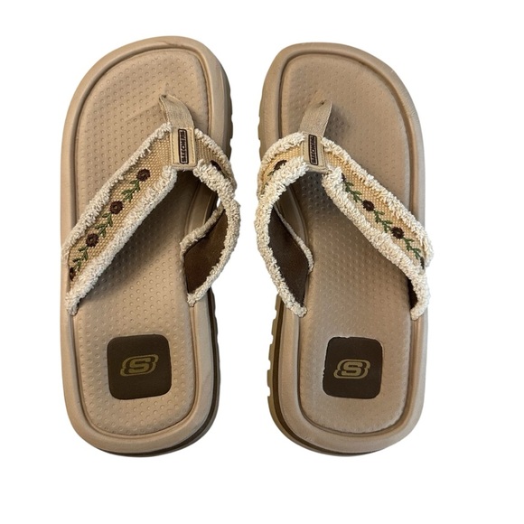 Skechers Women’s Tan & Cream Slip On Split Toe Embroidered Fringe Strap GUC - Picture 1 of 11